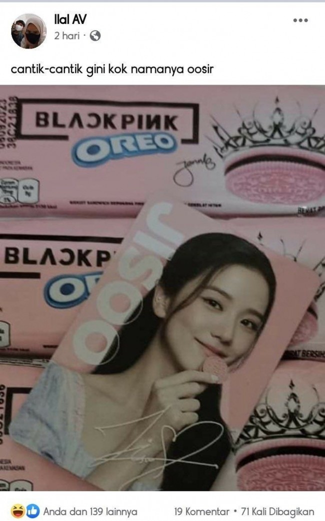 Baru tahu kalau member BLACKPINK ada yang namanya Oosir. Apes banget deh sekalinya fotonya sudah benar malah tulisan namanya yang kebalik. Foto: Twitter