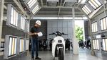 Pabrik Motor Charged Indonesia Tanpa Listrik PLN: 4 Menit Keluar 1 Motor
