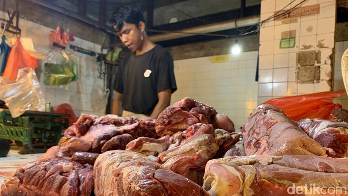 Penjual daging beku di Pusat Pasar Medan (Kartika/detikSumut)