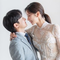 Yaongyi viral jadi perbincangan sejak webtoon populernya diangkat jadi drama Korea True Beauty pada 2020. Penulis cantik itu kini resmi menikah dengan kekasihnya setelah tiga tahun bersama. Foto: Instagram