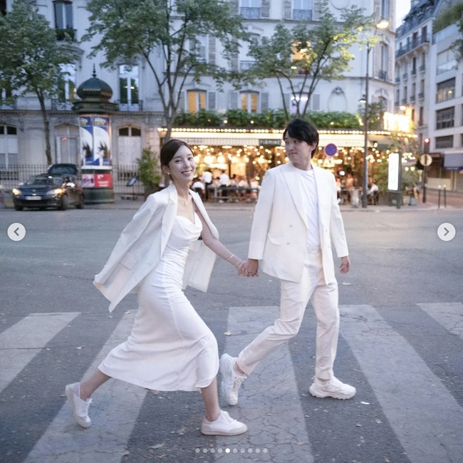 Sebelumnya pasangan itu sudah melakukan pemotretan untuk pre wedding di Paris memakai baju bernuansa putih serasi. Foto: Instagram