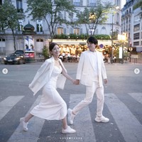 Sebelumnya pasangan itu sudah melakukan pemotretan untuk pre wedding di Paris memakai baju bernuansa putih serasi. Foto: Instagram