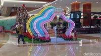 Ornamen Natal tersebut bertema tentang Sanrio Character.