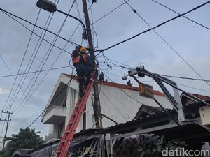 Dampak Puting Beliung Sidoarjo, Listrik di Desa Bungurasih Padam