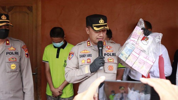 Polres Rembang mengungkap komplotan penipu modus uang gaib Rp 600 juta.