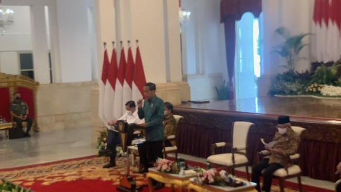 Presiden Jokowi minta jajaran waspadai cuaca ekstrem dan siapkan antisipasi serta mitigasi bencana.