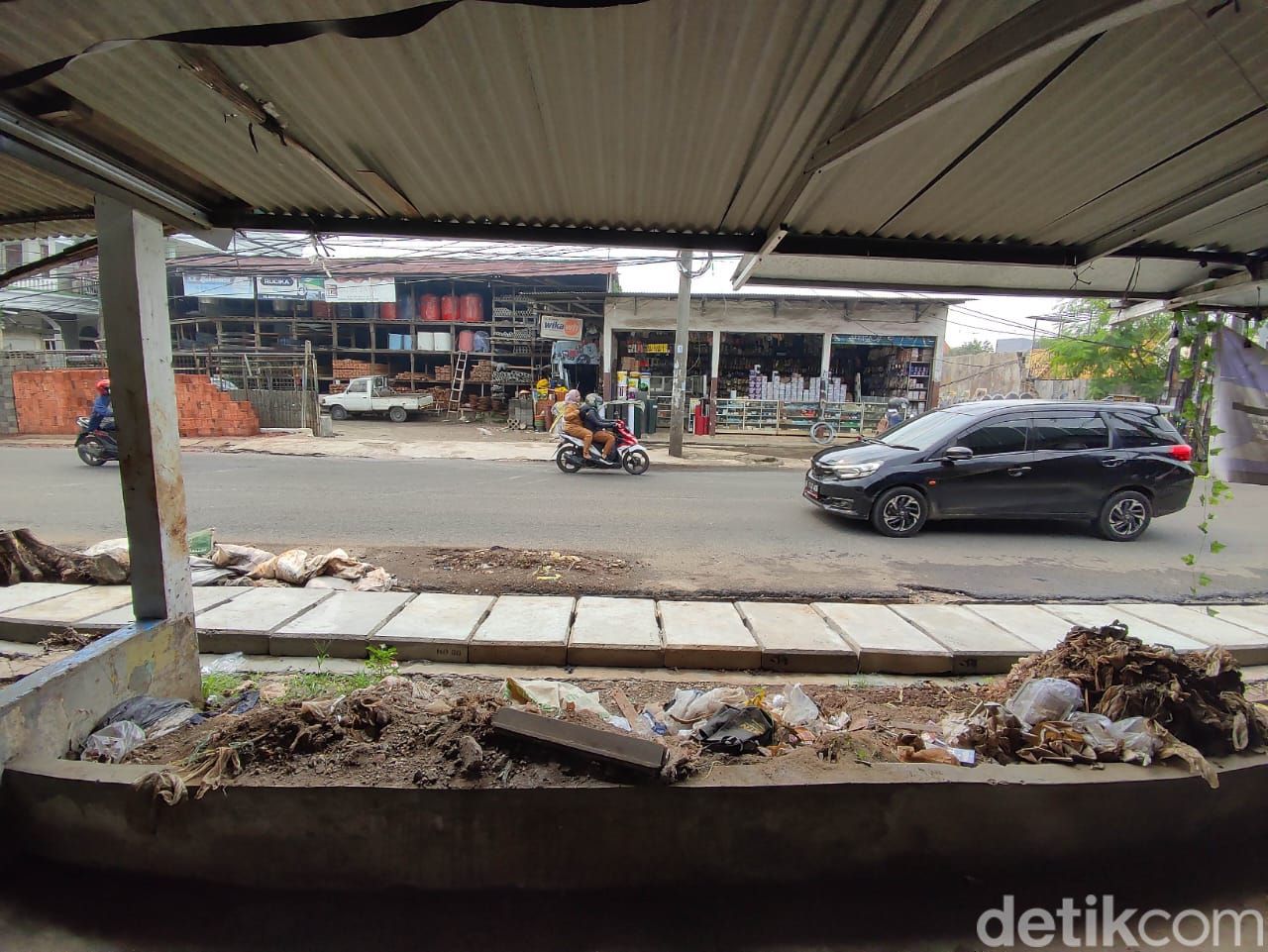 Proyek galian got di Jl Setiabudi, Pamulang Timur, Tangerang Selatan, kondisi 6 Desember 2022 siang. (Andhika Prasetya/detikcom)