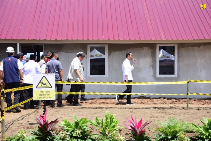 Risha Rumah Tahan Gempa di Cianjur Dicek Jokowi