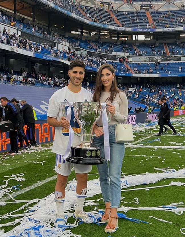 Kini Sandra dikenal luas oleh publik karena dia adalah kekasih Marco. Wanita 28 tahun itu menjadi influencer dengan lebih dari 300 ribu pengikut. Foto: dok. Instagram/@ssandragaral