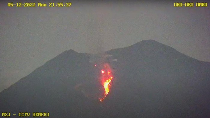 semeru erupsi