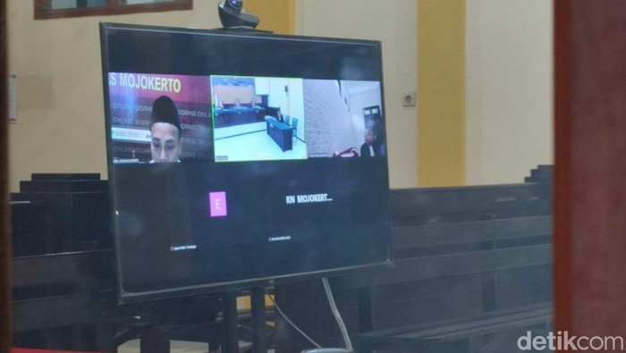 sidang pencabulan ustaz tpq