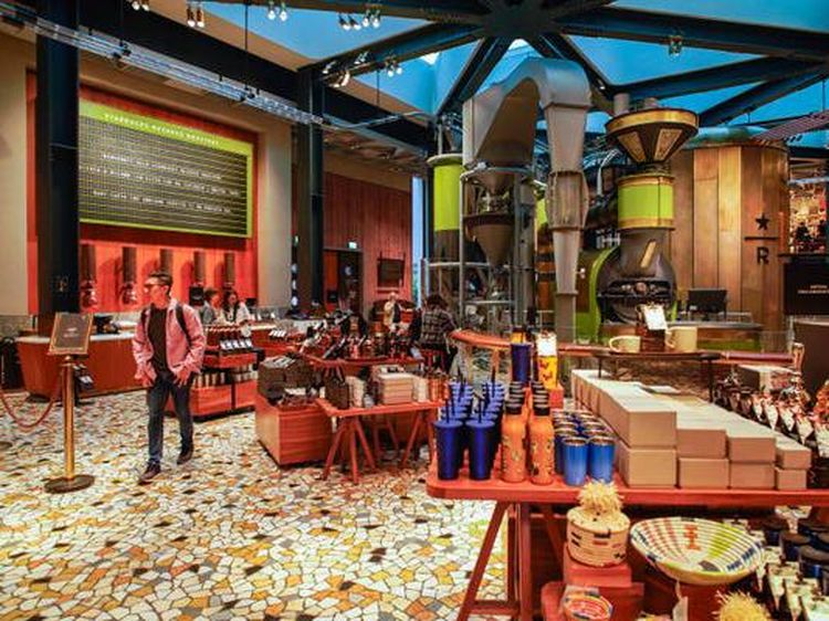 Potret Starbucks Unik di Milan, Pakai Bangunan Bersejarah Abad ke-20