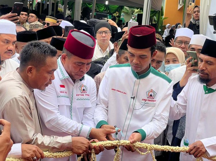 UAS dan Umar Kei Resmikan Masjid Ar-Romlah