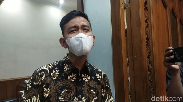 Wali Kota Solo Gibran Rakabuming Raka ditemui di Balai Kota Solo, Selasa (6/12/2022).