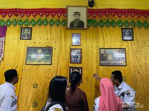 Keraton Ismahayana, Ada Pakaian Raja dengan Benang Emas