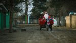Bukan Rusa, Ini Kendaraan Santa-santa di Berbagai Belahan Dunia