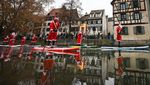 Bukan Rusa, Ini Kendaraan Santa-santa di Berbagai Belahan Dunia