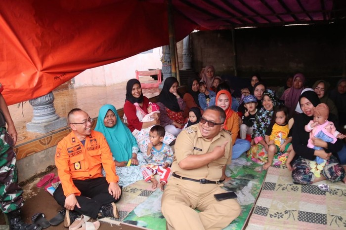 Bupati Sukabumi Beri Bantuan