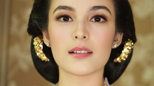 8 Potret Chelsea Islan Anggun Mempesona Saat Siraman Hingga Midodareni