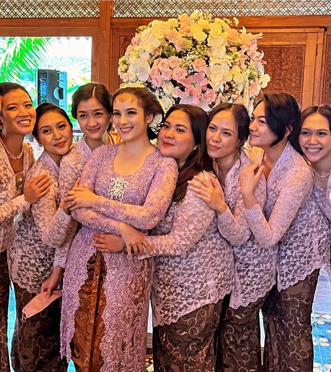 Malam Midodareni disebut juga sebagai pangarip-arip, yakni malam menjelang hari pernikahan. Foto: Instagram/@chelseaislanfc.mks