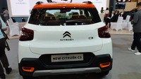 Untuk safety-nya ada 2 airbag di kursi depan, Antilock Braking System (ABS), dan Electronic Brake Distribution (EBD). Sementara untuk sistem pengeremannya, depan pakai cakram dan belakang masih pakai tromol. Foto: Luthfi Anshori/detikOto