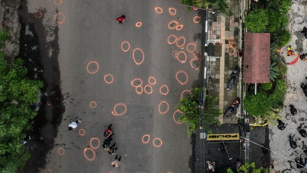 Foto Udara Olah TKP Bom Bunuh Diri di Polsek Astana Anyar Bandung