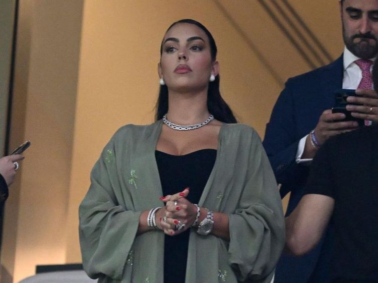 Foto Georgina Rodriguez Nonton Piala Dunia Tak Senyum, Ronaldo Jadi Cadangan