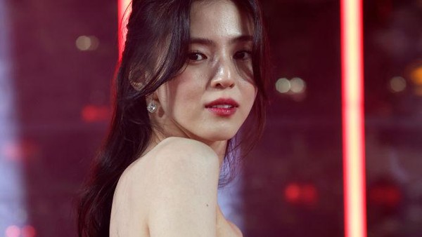 8 Pesona Han So Hee di British Fashion Awards, Tampil bak Disney Princess