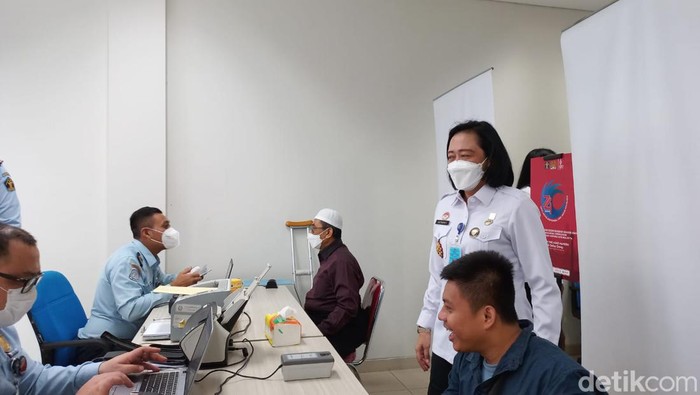 Imigrasi Jaksel Jemput Bola Beri Layanan Paspor Kelompok Disabilitas