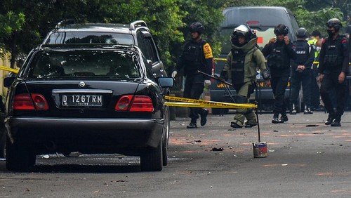 Aksi bom bunuh diri terjadi di Mapolsek Astana Anyar, Kota Bandung, Rabu (7/12/2022) pagi. Saat ini tim penjinak bom Polda Jabar sudah dikerahkan ke lokasi.