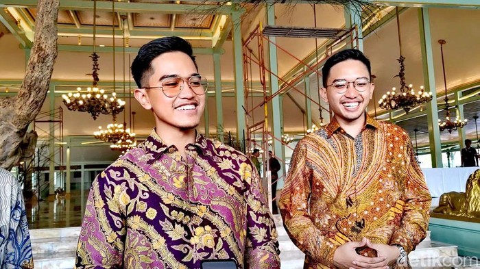 Kaesang Pangarep dan Gusti Kanjeng Pangeran Adipati Aryo Mangkunegoro X di Puro Mangkunegaran, Solo, Rabu(7/12/2022).
