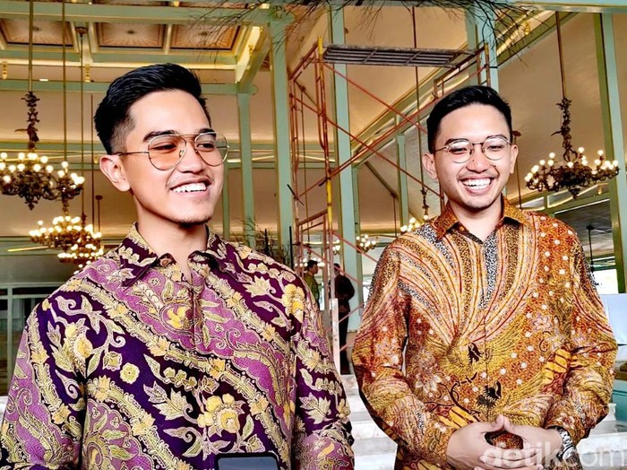 Kaesang Pangarep dan Gusti Kanjeng Pangeran Adipati Aryo Mangkunegoro X di Puro Mangkunegaran, Solo, Rabu(7/12/2022).