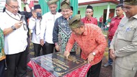 Pemerintah dalam hal ini Direktorat Pemberdayaan Zakat dan Wakaf, Ditjen Bimas Islam Kementerian Agama (Kemenag) mempercepat pelaksanaan Program Kampung Zakat bagi masyarakat atau daerah tertinggal di pelosok nusantara. Kali ini di Desa Sungai Cina, Kecamatan Rangsang Barat, Kabupaten Kepulauan Meranti, Provinsi Riau. 