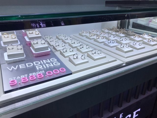 Koleksi cincin nikah dari The Palace Jeweler
