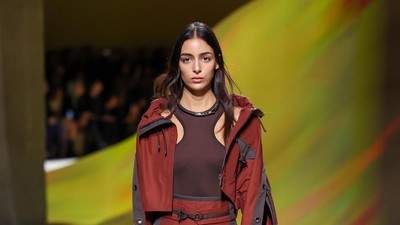 10 Koleksi Busana Hermes Spring/Summer 2023, Didominasi Warna Earth Tone