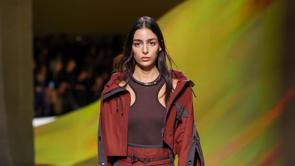 10 Koleksi Busana Hermes Spring/Summer 2023, Didominasi Warna Earth Tone
