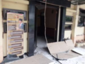 Bom Bunuh Diri di Polsek Astana Anyar Lukai 3 Polisi
