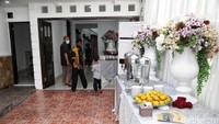Owner Pengantin Production, Dani Wigung, mengatakan pemasangan tenda itu untuk acara inti pernikahan Kaesang-Erina di kediaman calon besan. Pengantin Production ditunjuk sebagai wedding organizer pernikahan dari tanggal 8-10 Desember 2022.