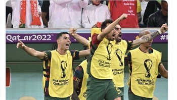 Foto Ronaldo terlihat sedih setelah Ramos mencetak hatrick. Tentu ini adalah sindiran sarkas. Foto: Twitter