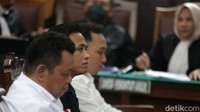 Bharada Richard Eliezer, Bripka Ricky Rizal, dan Kuat Maruf saat menjalani sidang.