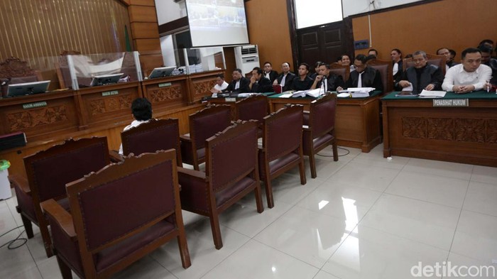 Ferdy Sambo bersaksi dalam sidang lanjutan Bharada Richard Eliezer, Bripka Ricky Rizal, dan Kuat Ma'ruf. Begini momennya.