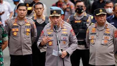 Momen Kapolri Ungkap Pelaku Bom Bunuh Diri Polsek Astana Anyar