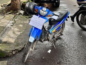 Polisi Usut Viral Motor KUHP Syirik-Logo ISIS di TKP Bom Polsek Astana Anyar