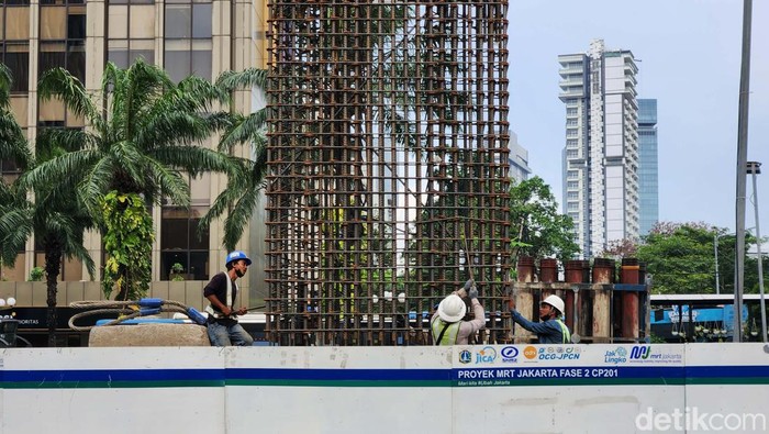 MRT Fase 2A Capai 16,8 Persen, Ini Fotonya Pembangunan MRT Fase 2A Bundaran HI-Kota mencapai 16,84%. Pembangunan MRT Jakarta Fase 2A terbagi menjadi tiga bagian.