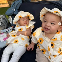 Bikin gemas, baby Izz dan Mika juga terlihat dipakaikan baju bermotif sama. Keduanya memang diketahui hanya terpaut usia beberapa bulan. Anak Nikita Willy 4 bulan lebih tua dibandingkan dengan anak Winona. Foto: Instagram/@nikitawillyofficial94