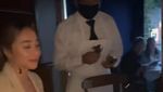 Nikita Willy Asyik Kulineran Bareng Suami dan Teman di Luar Negeri