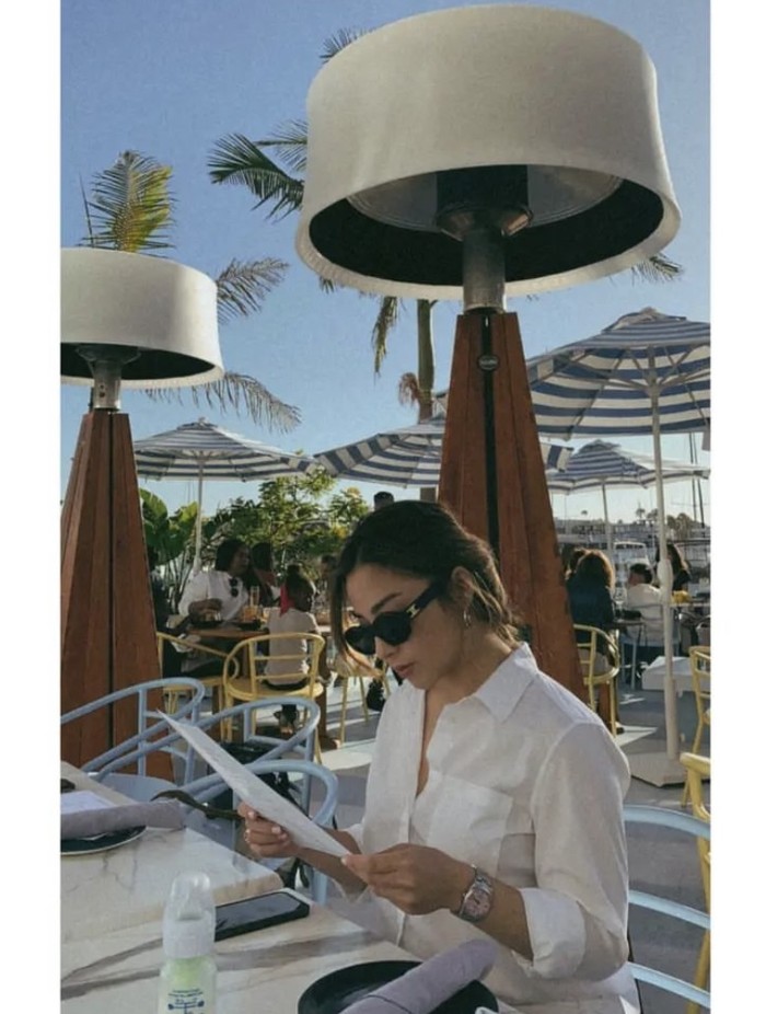 Nikita Willy Asyik Kulineran Bareng Suami dan Teman di Luar Negeri Nikita Willy Asyik Kulineran Bareng Suami dan Teman di Luar Negeri