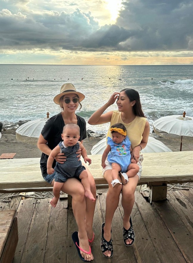 Melalui akun Instagram pribadinya Nikita Willy membagikan potret kebersamaannya dengan sang adik, Winona Willy saat berlibur ke Bali. Keduanya tampak mengajak serta anak-anak mereka. Foto: Instagram/@nikitawillyofficial94