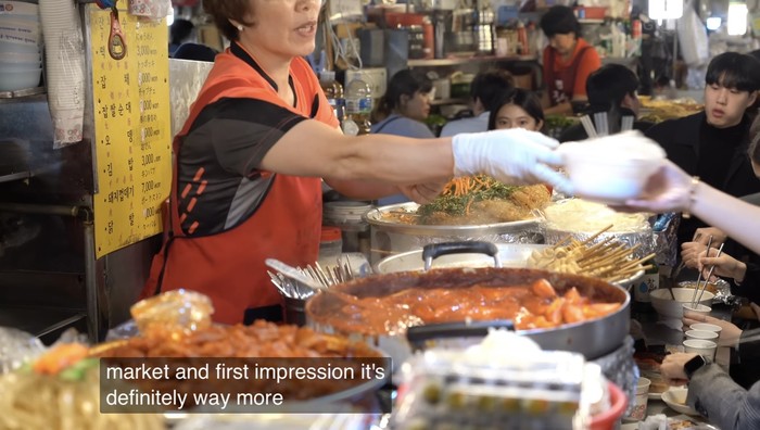 Pasar Gwangjang jadi favorit turis mancanegara di Korea Selatan.