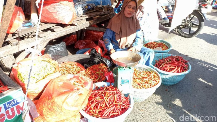 Pedagang di Pasar Terong Makassar